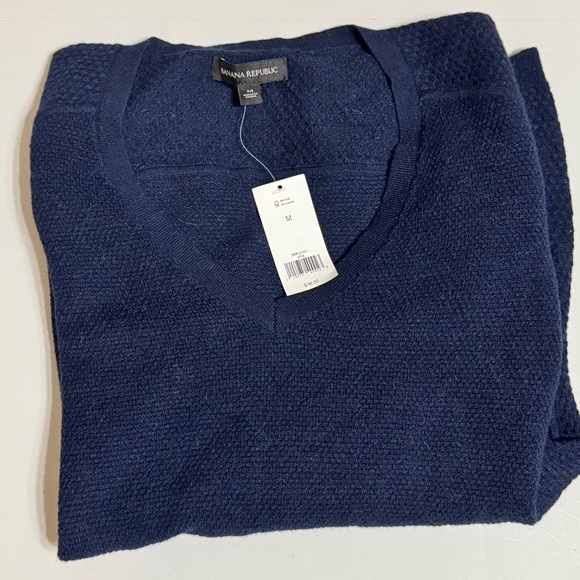 Banana Republic Navy V-Neck Sweater | Size Medium | NWT - Picture 2 of 3